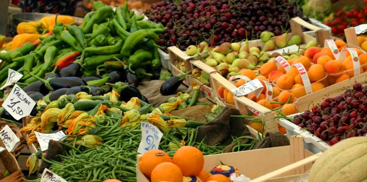 Il mercato di Piazza della Frutta